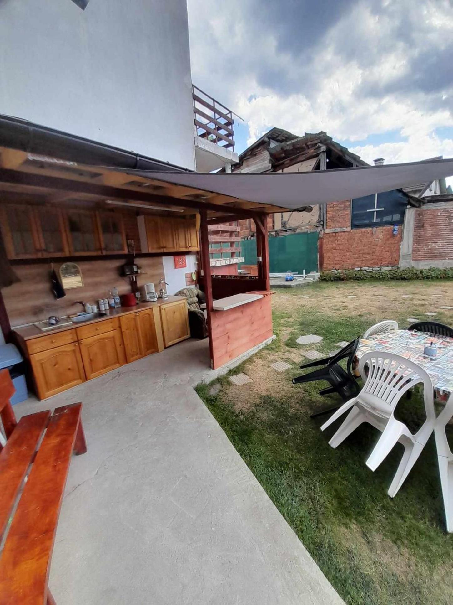 Guest House Lorian Madzhare Zewnętrze zdjęcie