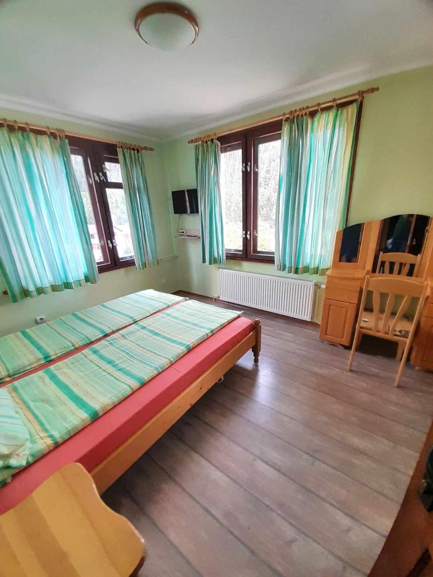 Guest House Lorian Madzhare Zewnętrze zdjęcie