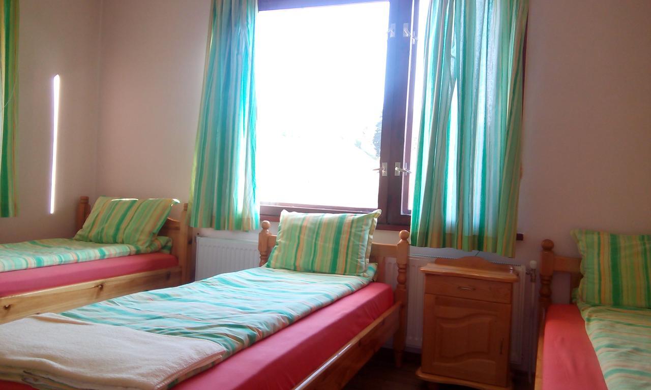 Guest House Lorian Madzhare Zewnętrze zdjęcie